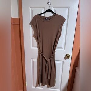 brown dress with tie waist and side slits